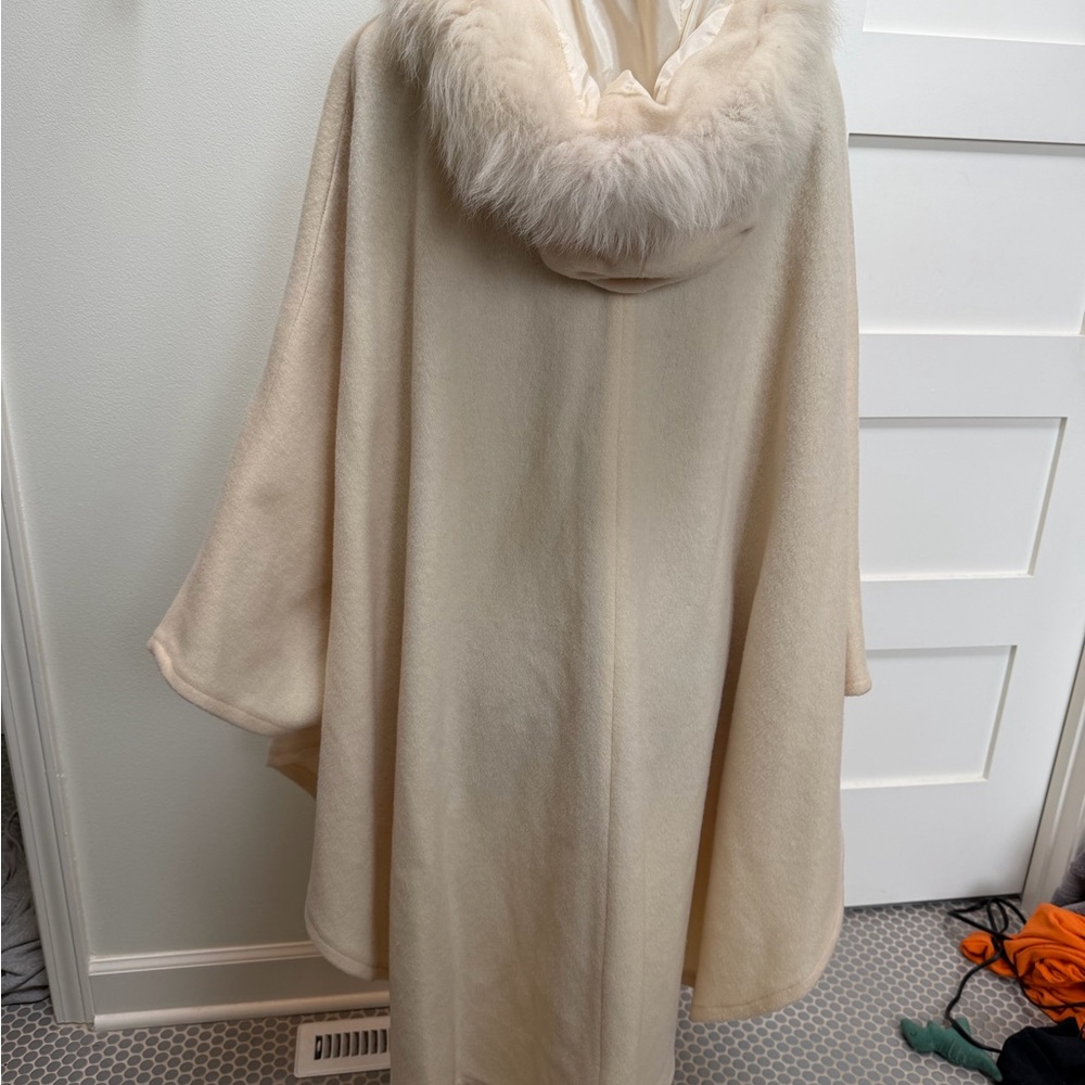 Vintage Cream Wool Alex Hayes Cape with Faux Fur Trim